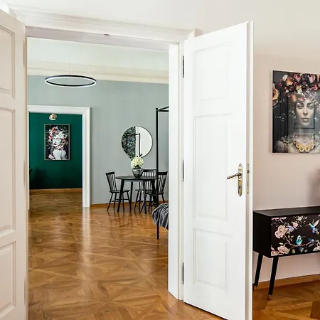New Stylish 3 Suites Bedrooms Apt In Mala Strana - N2Nd Praag Buitenkant foto