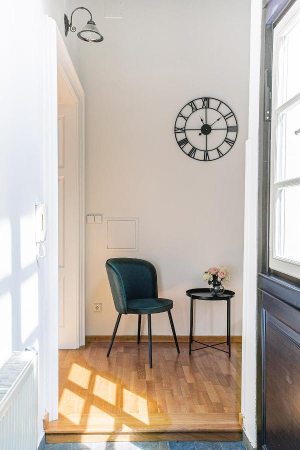 New Stylish 3 Bedrooms In Mala Strana - N2nd Apartmán *