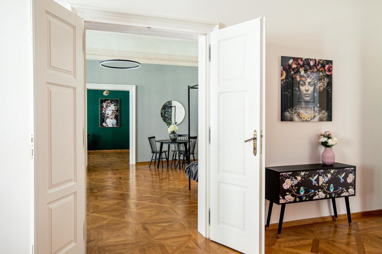 New Stylish 3 Bedrooms In Mala Strana - N2nd Apartmán