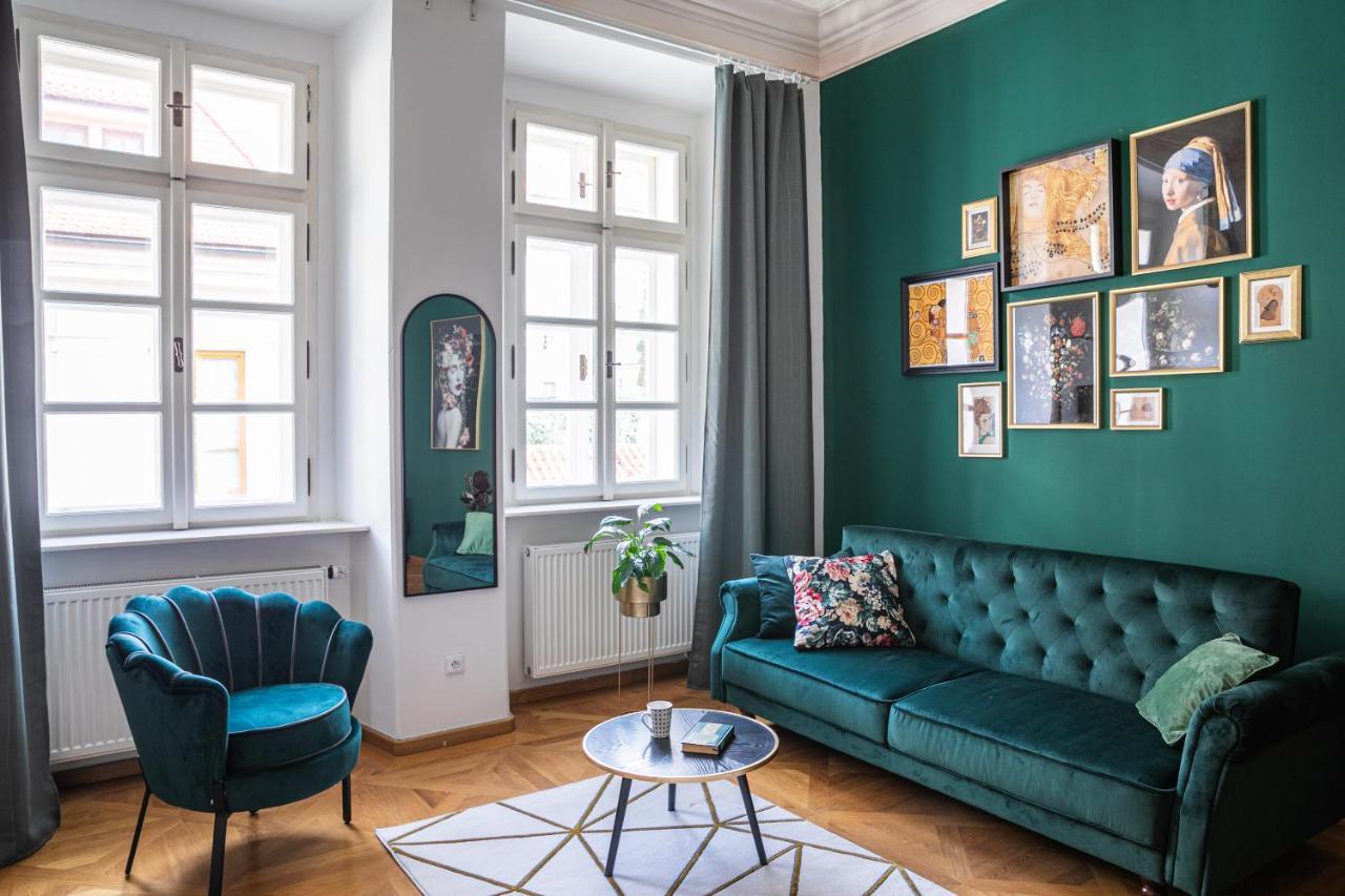 New Stylish 3 Bedrooms In Mala Strana - N2nd Apartmán *
