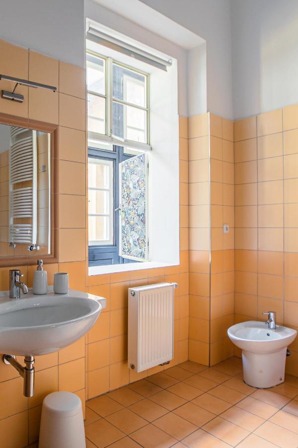 New Stylish 3 Bedrooms In Mala Strana - N2nd Apartment Prague
